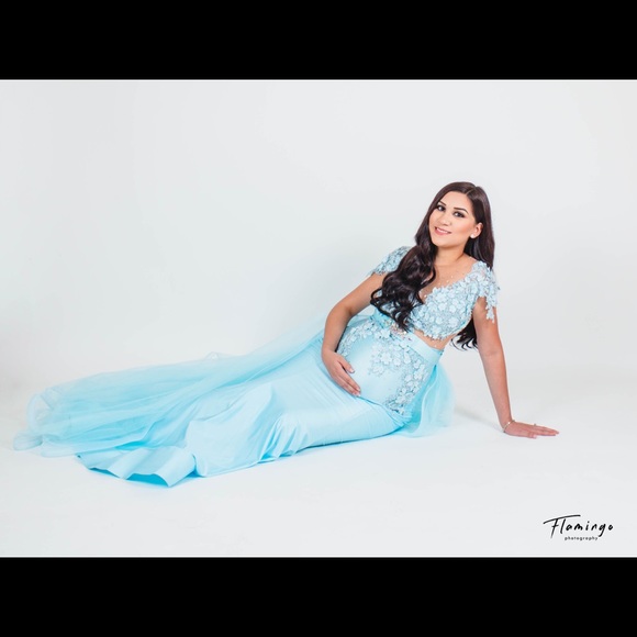 maternity gown - Picture 1 of 6